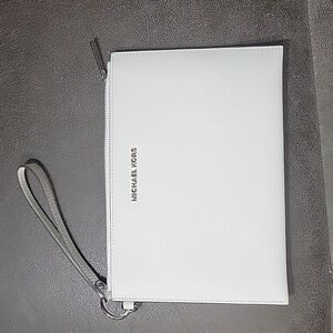 Michael kors wristlet